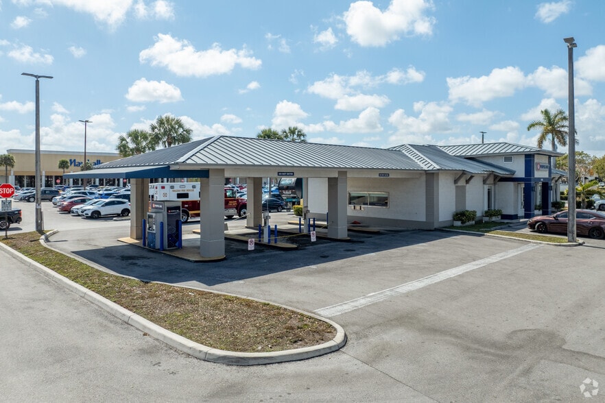 More Photos Of 1700 W 49th St, Hialeah Unknown For Lease