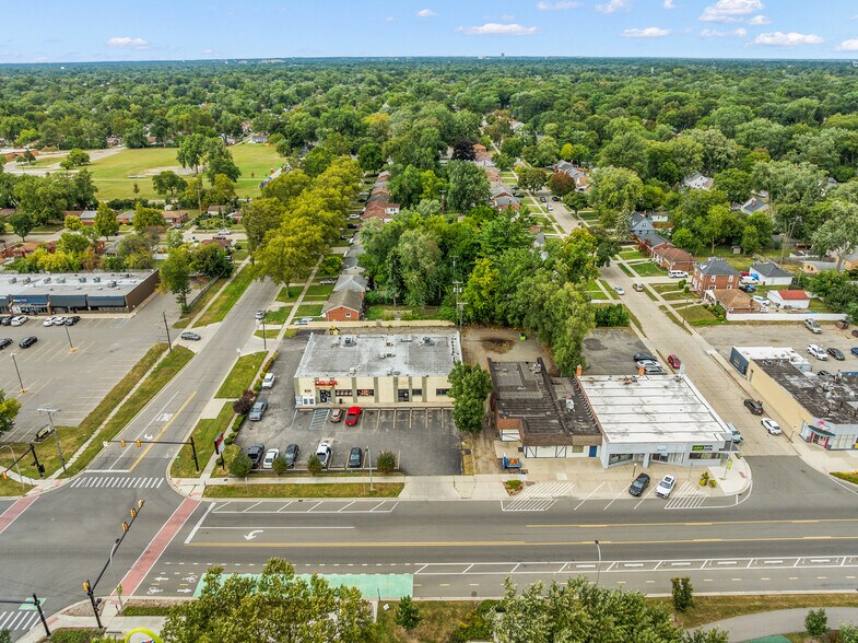 More Photos Of 10840-10850 W 9 Mile Rd, Oak Park Freestanding For Lease