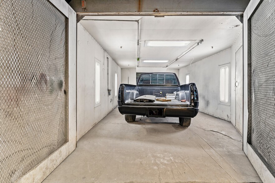 More Photos Of 210 Washington St, Boston Auto Repair For Sale