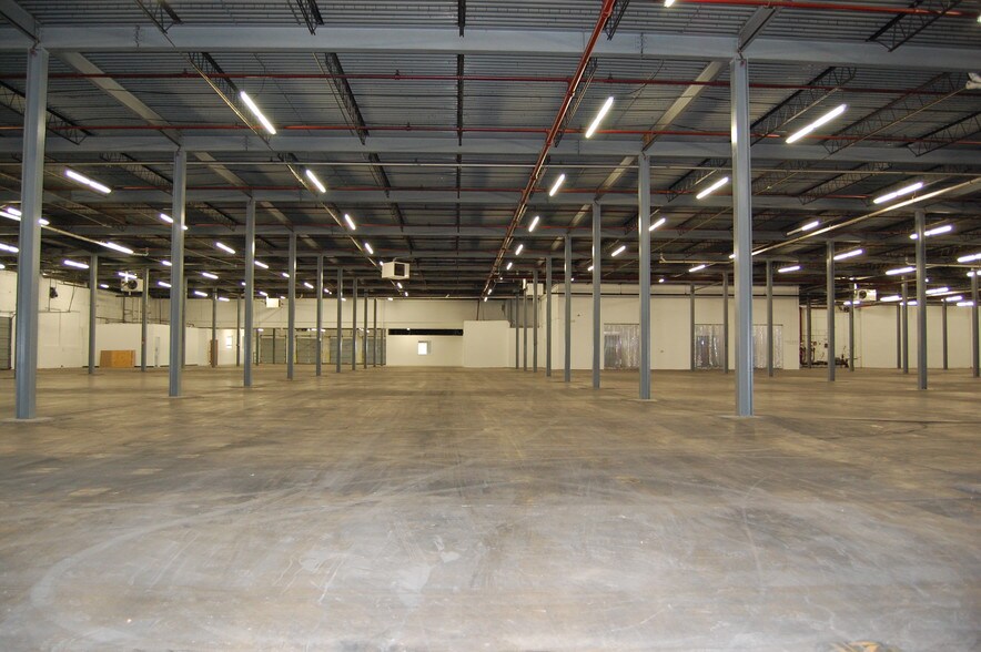 More Photos Of 15 Division St, Fairview Warehouse For Lease