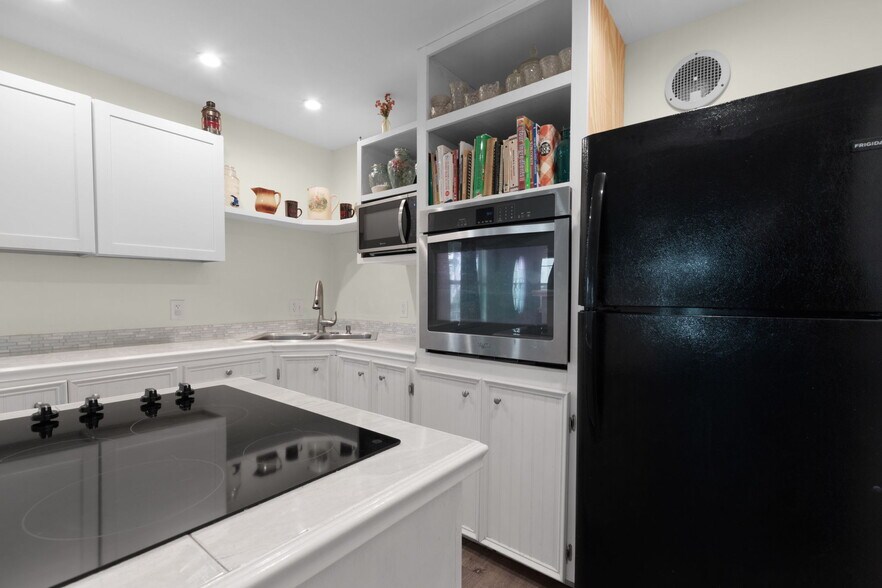 More Photos Of 310 Cortez Trl, Buchanan Dam Trailer Camper Park For Sale