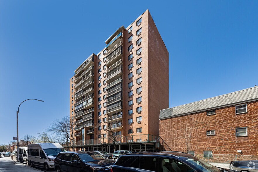 More Photos Of 3520 147th St, Flushing Office For Sale