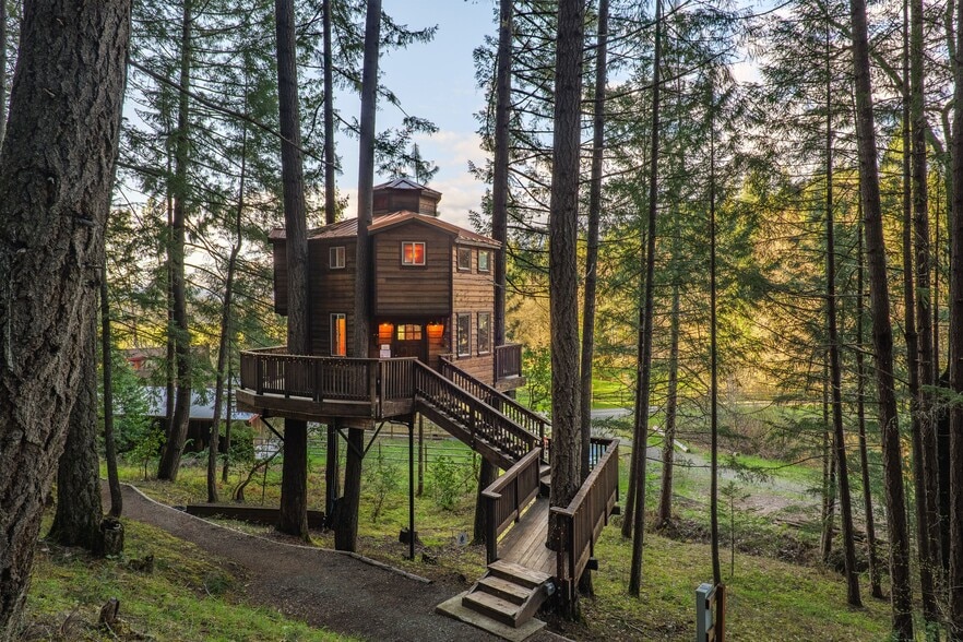 More Photos Of 3305 Dick George Rd, Cave Junction Hospitality For Sale