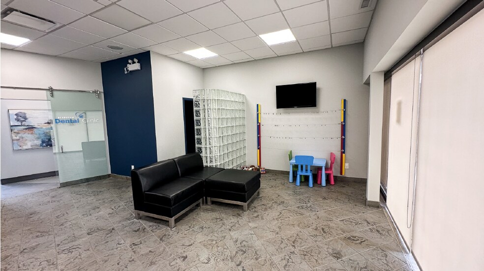 More Photos Of 1903 105 St NW, Edmonton Freestanding For Lease