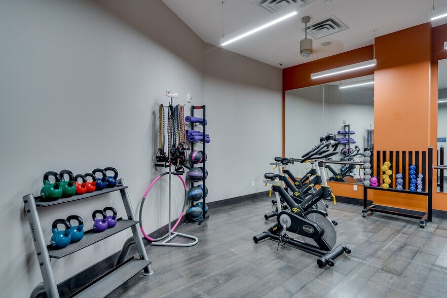 More Photos Of 2410 University Ave W, Saint Paul Apartments For Lease