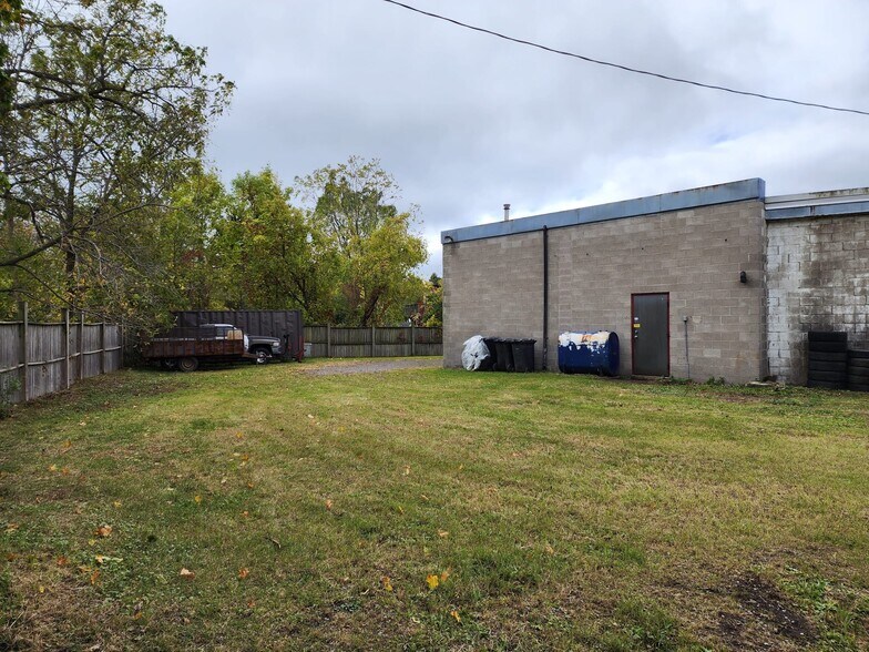 More Photos Of 208 Ridge Rd, Fort Erie Flex For Sale