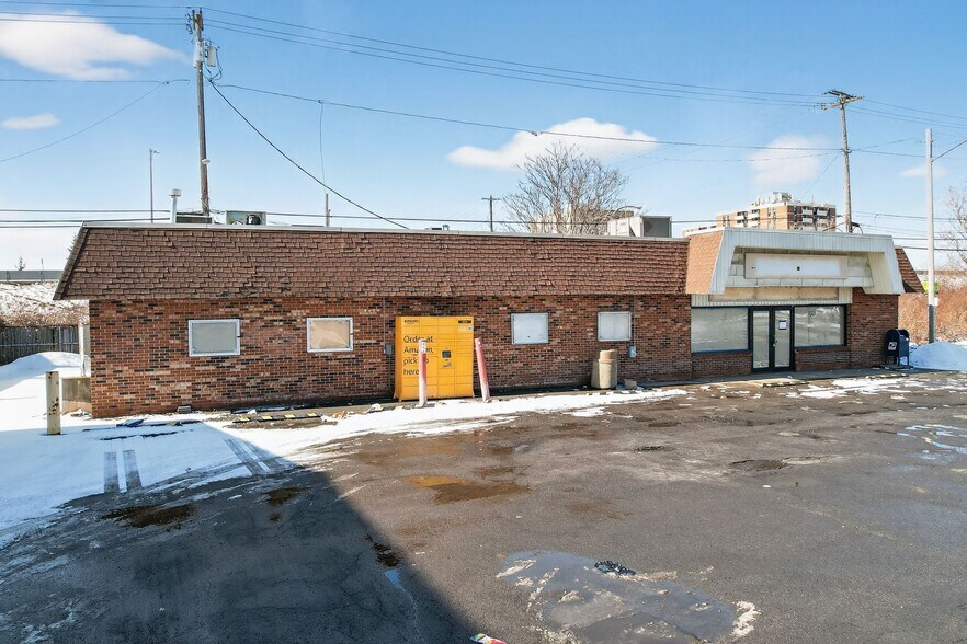 More Photos Of 2078 Niagara St, Buffalo Convenience Store For Sale