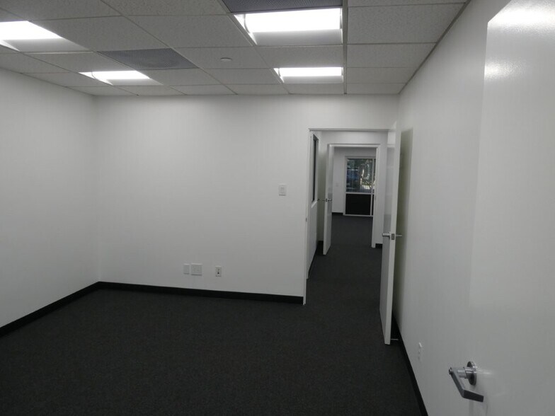 More Photos Of 1756 Flower St, Glendale Office For Lease