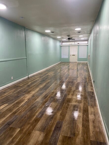 More Photos Of 415 Center St, Taft Storefront For Sale