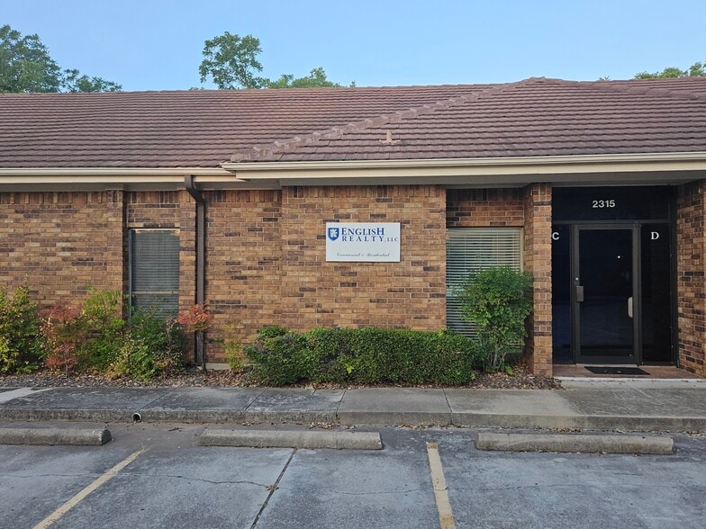 More Photos Of 2315 Roosevelt Dr, Arlington Office Residential For Sale
