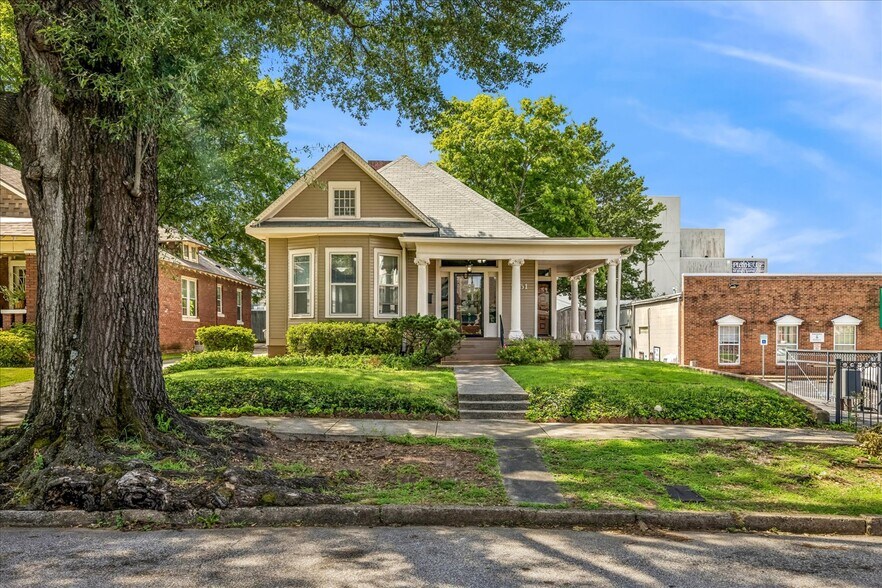 More Photos Of 2151 Monroe Ave, Memphis Office Residential For Sale