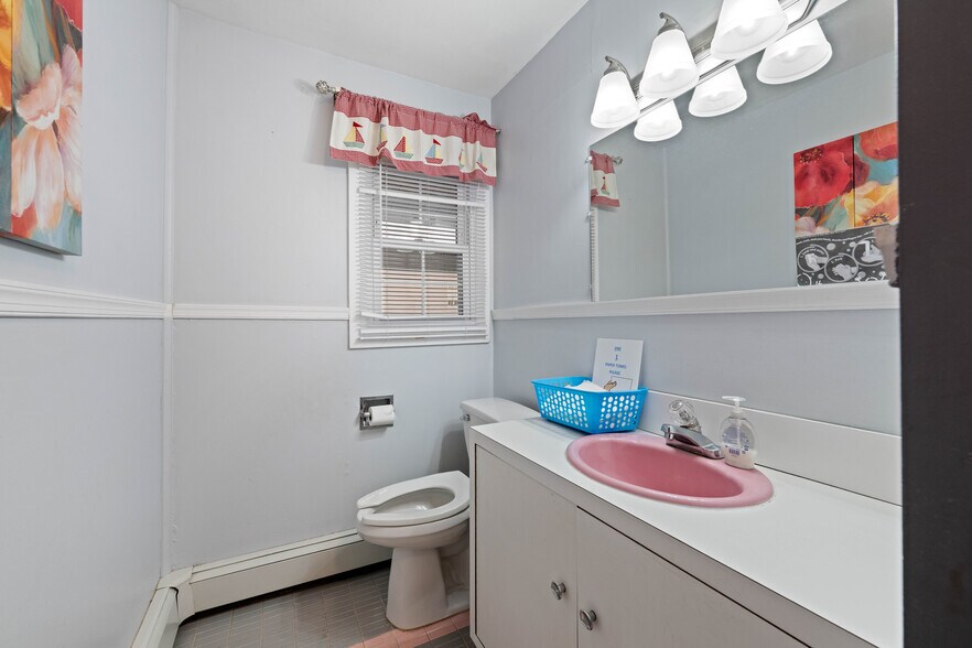 More Photos Of 123 W Main St, Trappe Medical For Sale