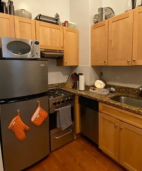 More Photos Of 239 W 20th St, New York Apartments For Sale