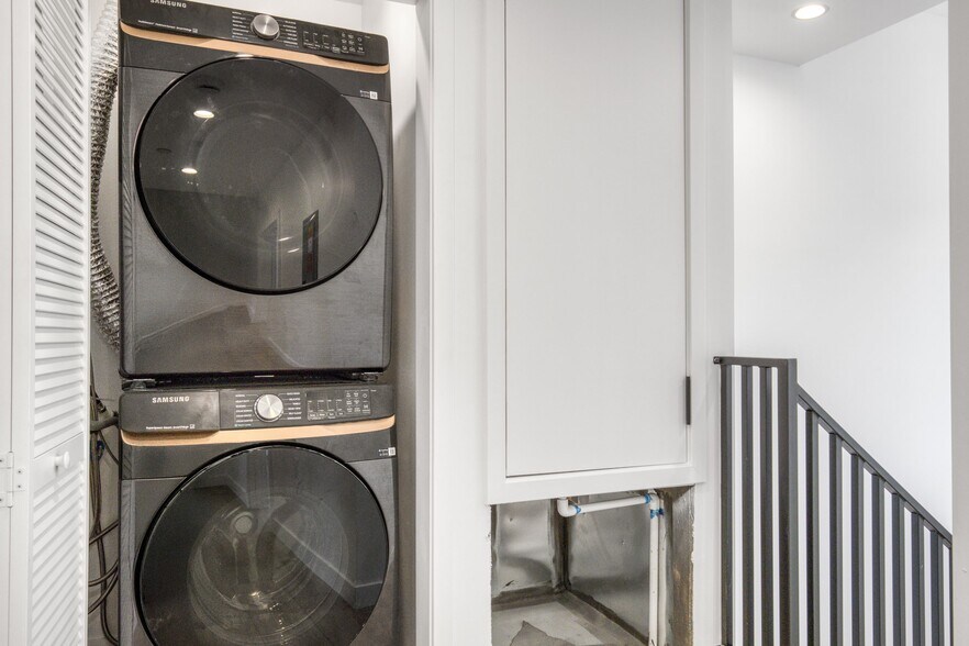 More Photos Of 10826 Hesby St, North Hollywood Apartments For Sale