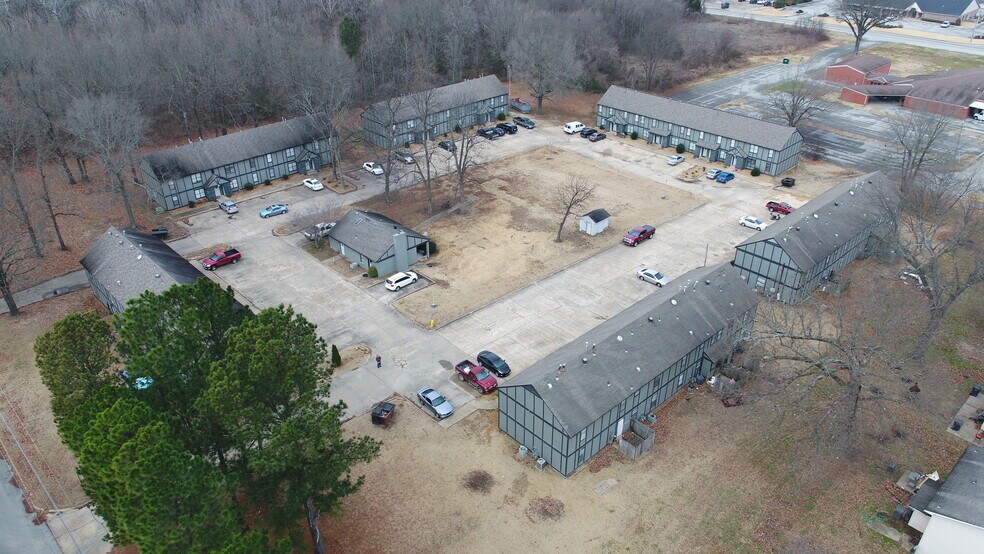 More Photos Of 1906 W Matthews Ave, Jonesboro Apartments For Sale