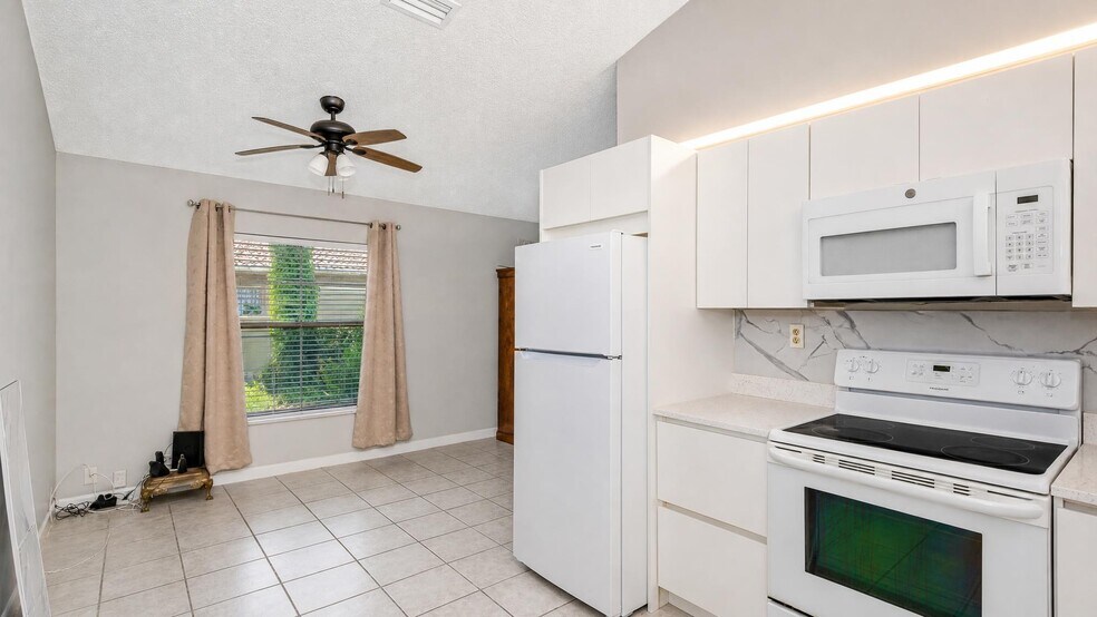More Photos Of 11281 NW 39th St, Coral Springs Multifamily For Sale