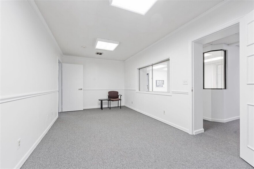 More Photos Of 616 NW 1st St, Richmond Industrial For Sale