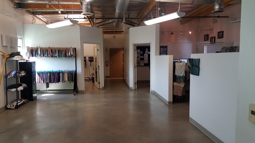 More Photos Of 1654 Long Beach Ave, Los Angeles Warehouse For Lease
