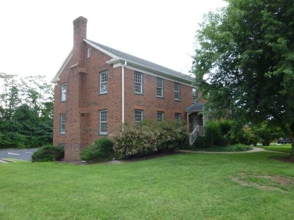 More Photos Of 7300 Hanover Green Dr, Mechanicsville Office For Lease