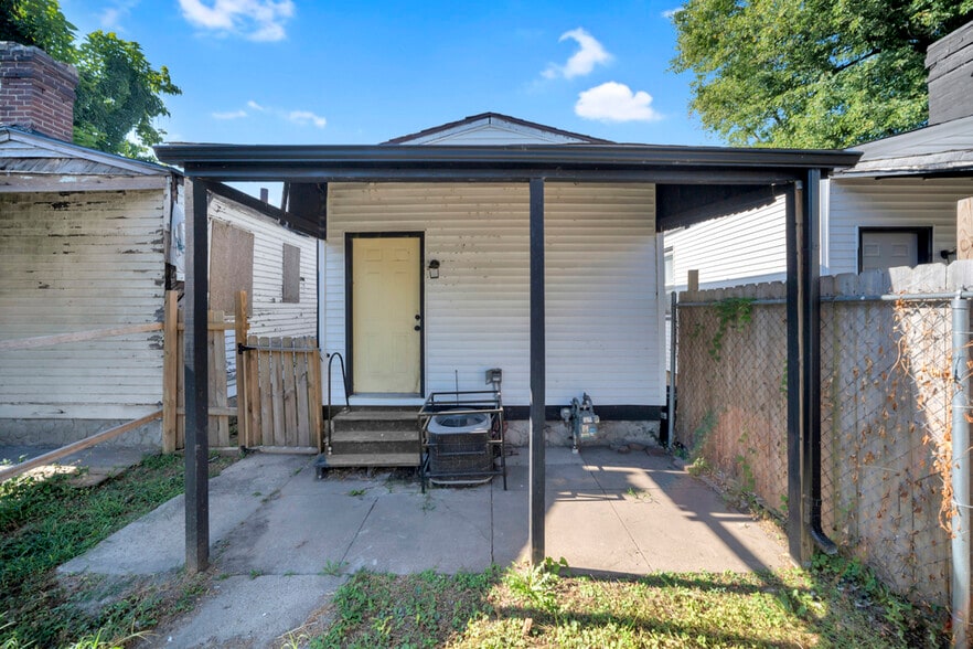 More Photos Of 3016 River Park Dr, Louisville Specialty For Sale