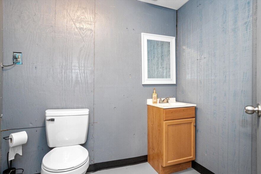 More Photos Of 2508 US-69, Lufkin Lodge Meeting Hall For Sale