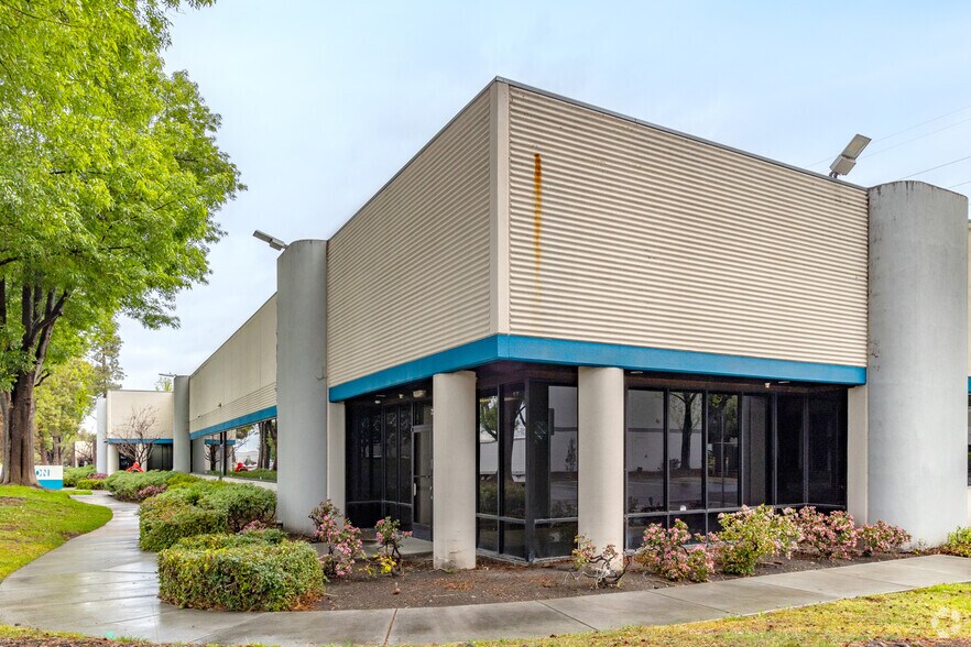 More Photos Of 726 S Hillview Dr, Milpitas Flex For Lease