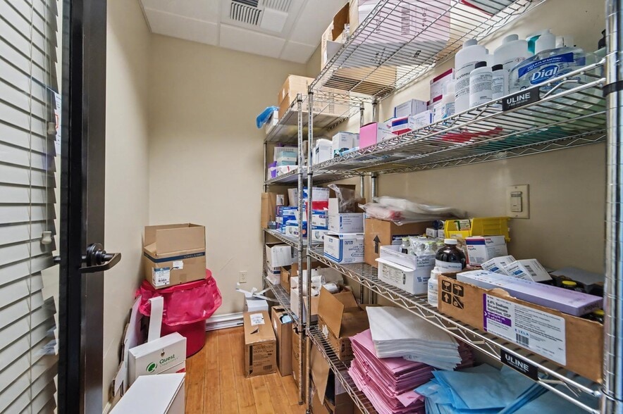 More Photos Of 1166 Live Oak Blvd, Yuba City Medical For Lease