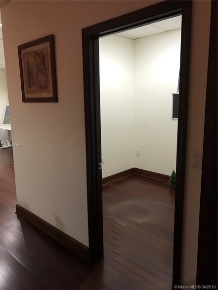 More Photos Of 20101-20161 NE 16th Pl, Miami Loft Creative Space For Sale