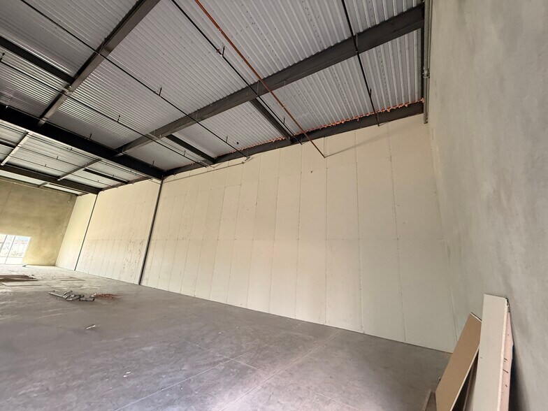 More Photos Of 250 Gateway, Kyle Warehouse For Lease