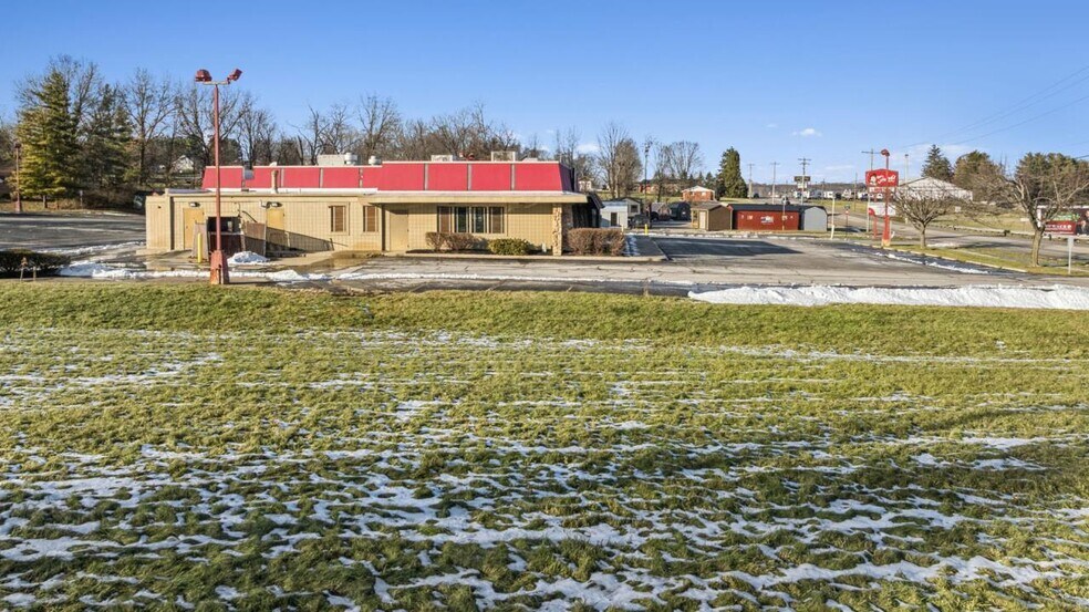 More Photos Of 1285 N High St, Hillsboro Restaurant For Sale