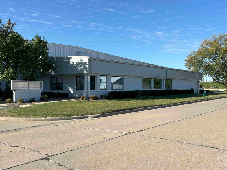 More Photos Of 423 Southgate Ct SW, Cedar Rapids Manufacturing For Lease