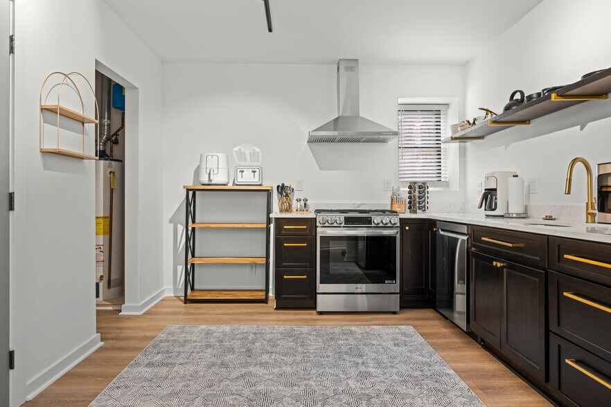 More Photos Of 9-13 Broadway St, Asheville Storefront Retail Office For Sale