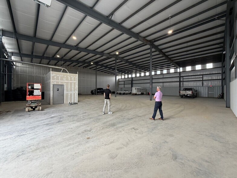 More Photos Of 19901 E Highway 51, Broken Arrow Unknown For Lease