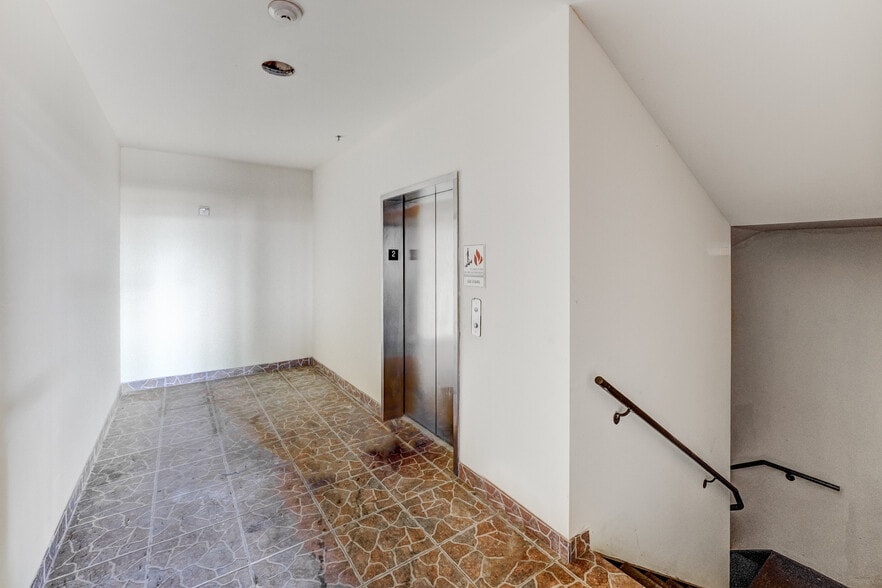 More Photos Of 324 Fm-1960 Rd, Houston General Retail For Sale