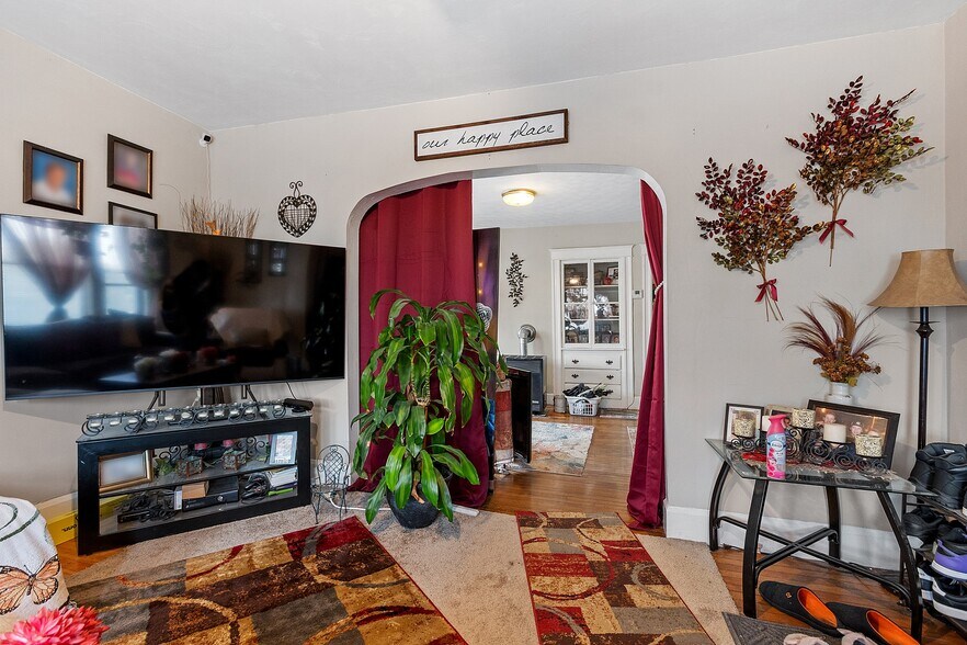 More Photos Of 13 Groton Pl, Worcester Apartments For Sale