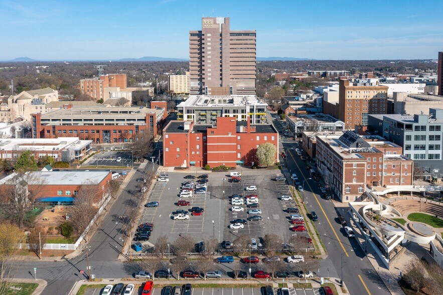 More Photos Of 500 W Fourth St, Winston-Salem Office For Lease