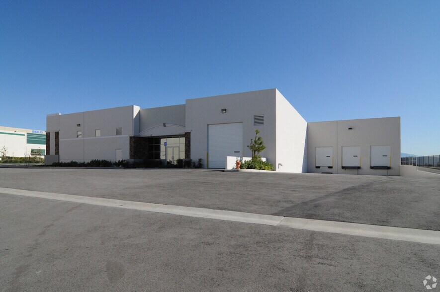 More Photos Of 2481-2483 W Walnut Ave, Rialto Warehouse For Sale