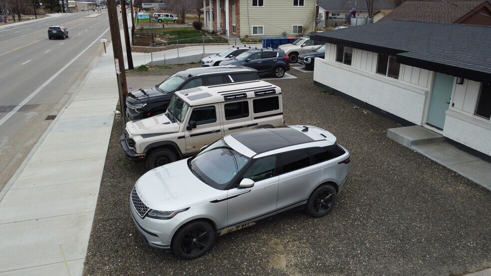 More Photos Of 330 N Linder Rd, Meridian Flex For Sale