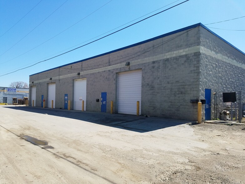 Primary Photo Of 824 Landay Ave, Rosedale Warehouse For Lease