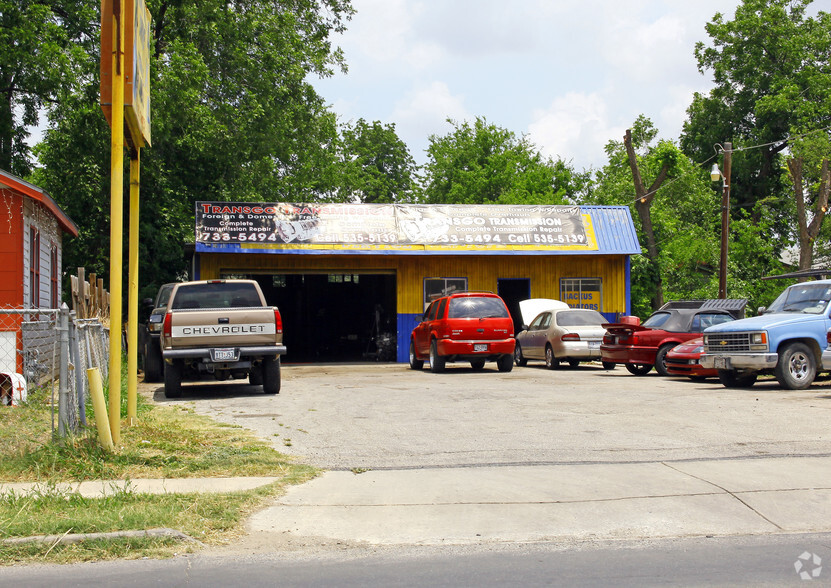 Primary Photo Of 741 Division Ave, San Antonio Auto Repair For Sale