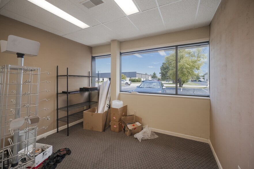 More Photos Of 5237 Commerce Cir, Indianapolis Warehouse For Sale