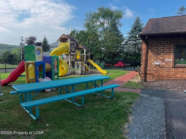 More Photos Of 18 Country Rd, Shavertown Medical For Sale