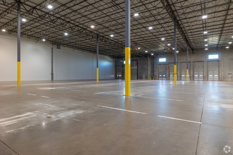 More Photos Of 2200 Grand Avenue Pky, Austin Unknown For Lease