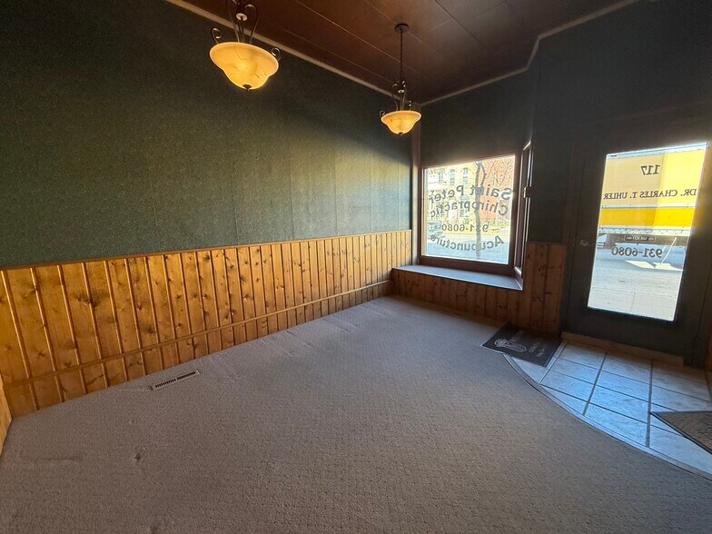 More Photos Of 117 S Minnesota Ave, Saint Peter General Retail For Lease