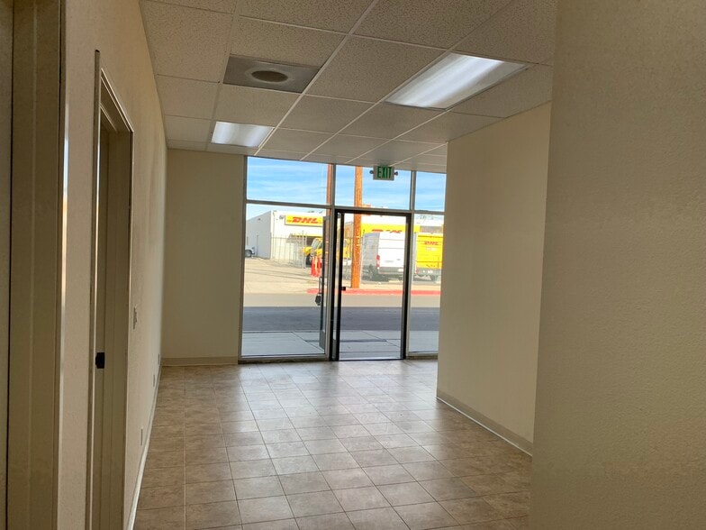 More Photos Of 15044-15054 Keswick St, Van Nuys Warehouse For Lease