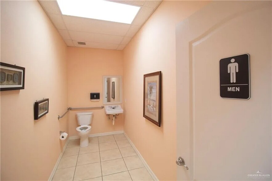 More Photos Of 3516 Buddy Owens Ave, McAllen Office For Sale