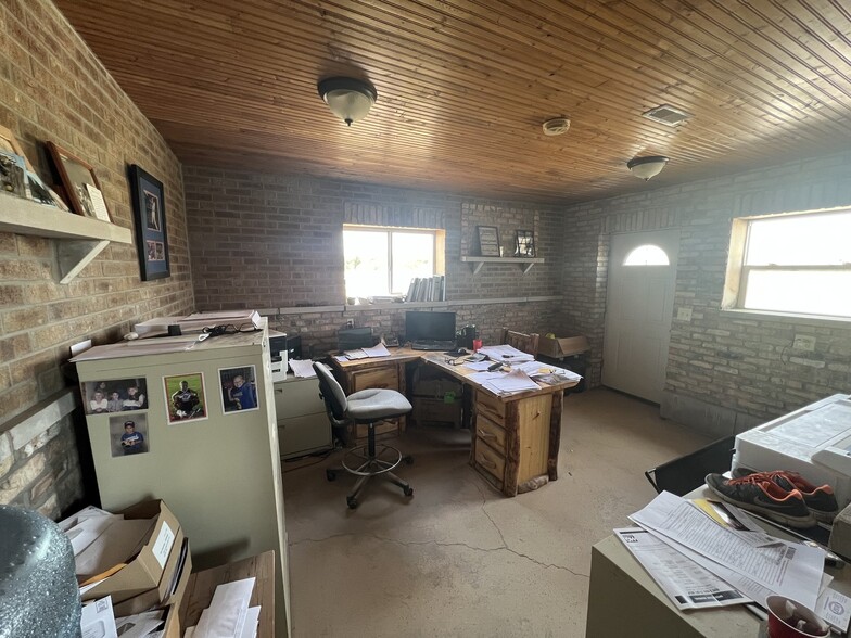 More Photos Of 1730 W Church St, Sandwich Auto Repair For Sale
