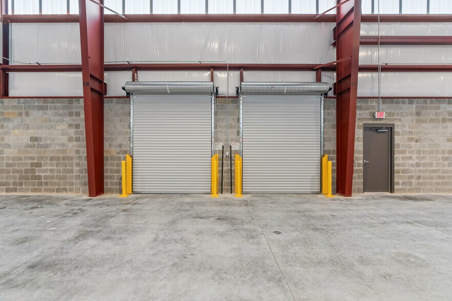 More Photos Of 5435 SW 6th Pl, Ocala Warehouse For Lease