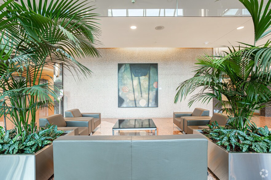 More Photos Of 111 5th Ave SW, Calgary Office For Lease