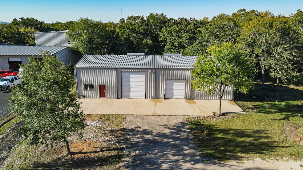 More Photos Of 4323 Alexis Ct, College Station Warehouse For Lease